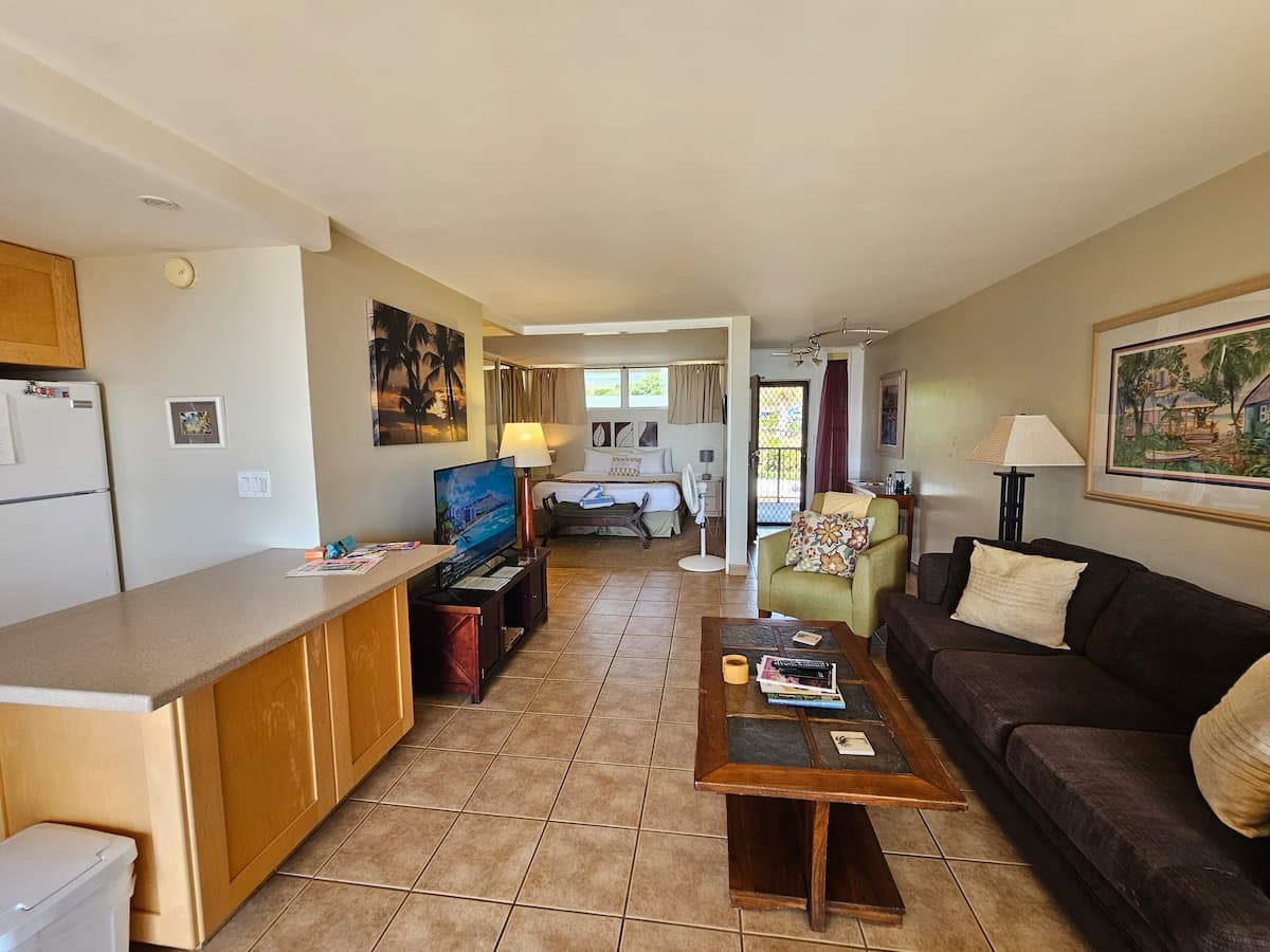Condo in Lahaina · ★4.78 · 1 bedroom · 1 bed · 1 bath - Photo 5