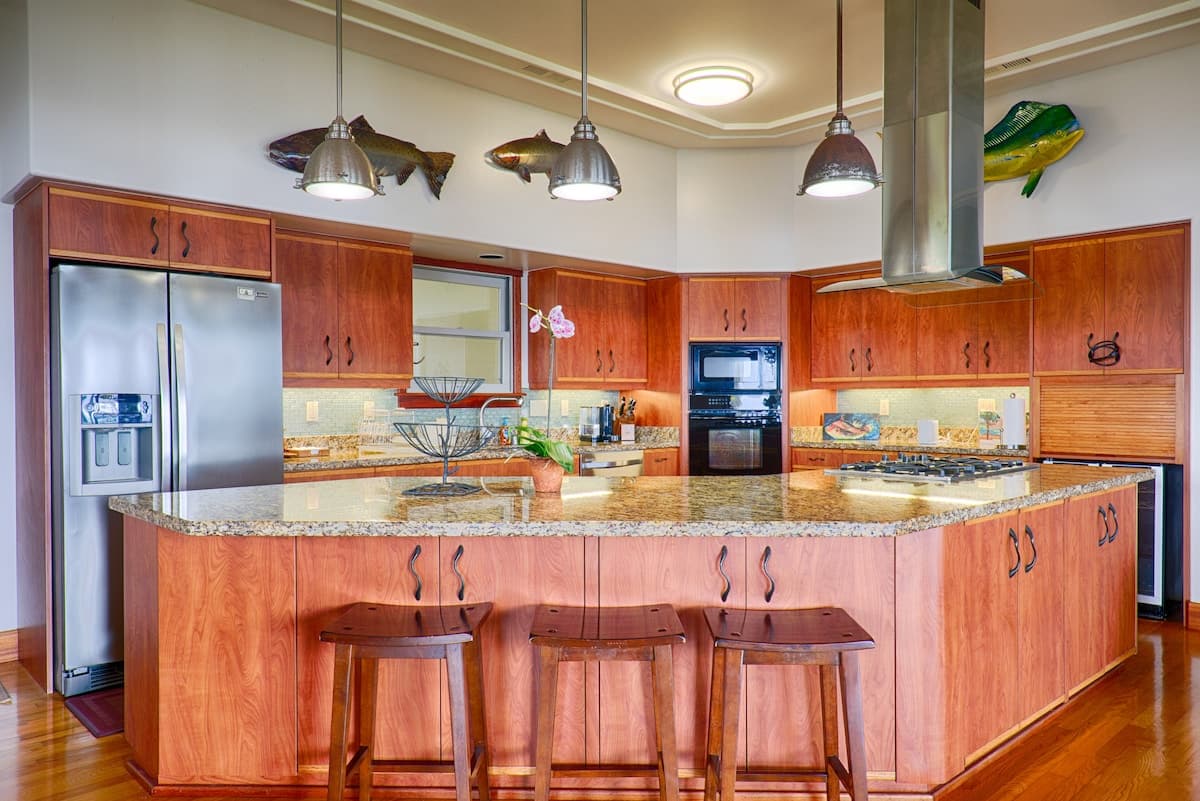 Home in Papaikou · ★4.94 · 3 bedrooms · 4 beds · 3 baths - Photo 5