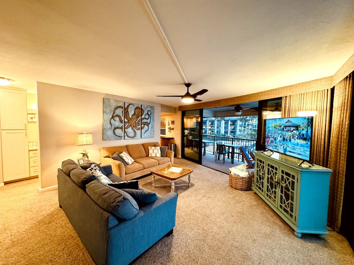 Condo in Lahaina · ★4.92 · 2 bedrooms · 3 beds · 2 shared baths - Photo 5