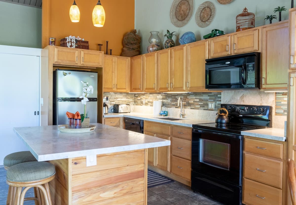 Condo in Kailua-Kona · ★4.85 · 1 bedroom · 1 bed · 1 bath - Photo 4