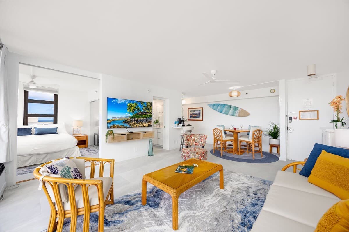 Condo in Honolulu · ★4.85 · 1 bedroom · 2 beds · 1 private bath - Photo 5