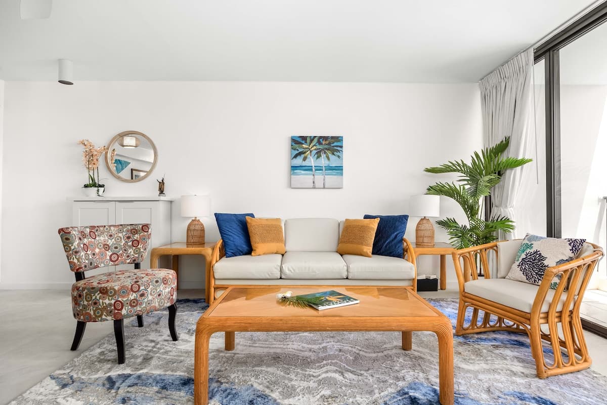 Condo in Honolulu · ★4.85 · 1 bedroom · 2 beds · 1 private bath - Photo 4