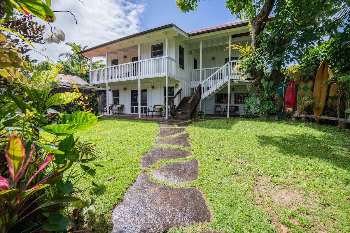 Home in Hanalei · ★4.97 · 3 bedrooms · 5 beds · 3 baths - Photo 2