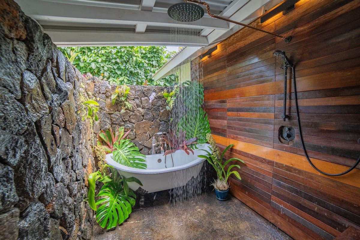 Home in Hanalei · ★4.97 · 3 bedrooms · 5 beds · 3 baths - Photo 4