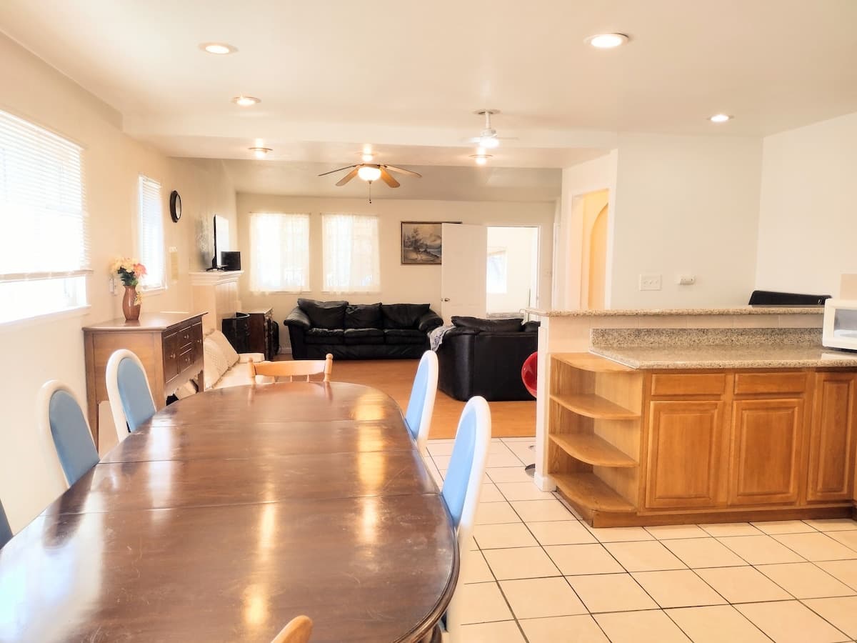 2-Story Home Near Oakland Airport, 4BR/2BA - Photo 3
