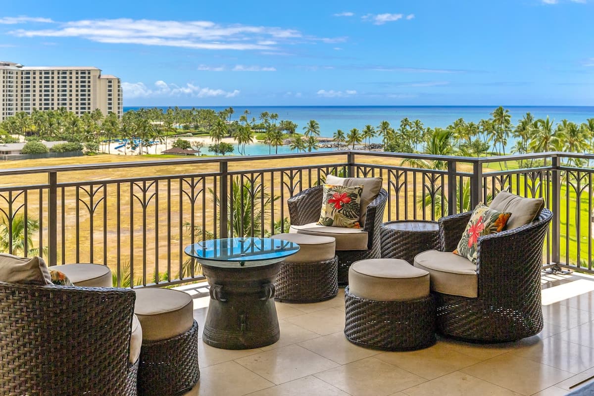 Condo in Kapolei · ★5.0 · 3 bedrooms · 5 beds · 3 private baths - Photo 2