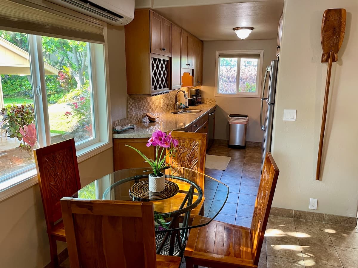Condo in Kailua-Kona · ★4.96 · 2 bedrooms · 4 beds · 2 private baths - Photo 5