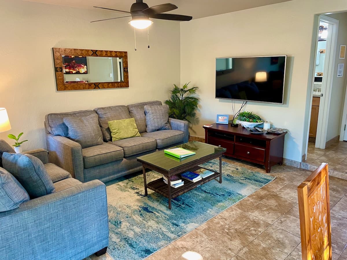 Condo in Kailua-Kona · ★4.96 · 2 bedrooms · 4 beds · 2 private baths - Photo 1
