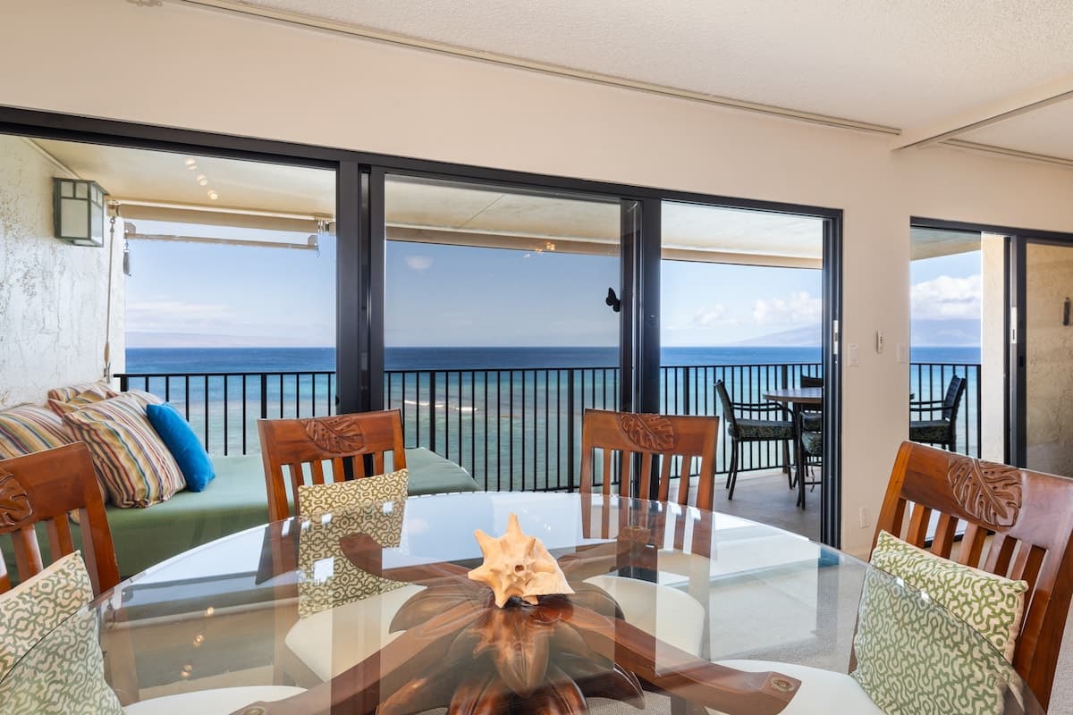 Condo in Lahaina · ★4.8 · 2 bedrooms · 4 beds · 2 baths - Photo 1