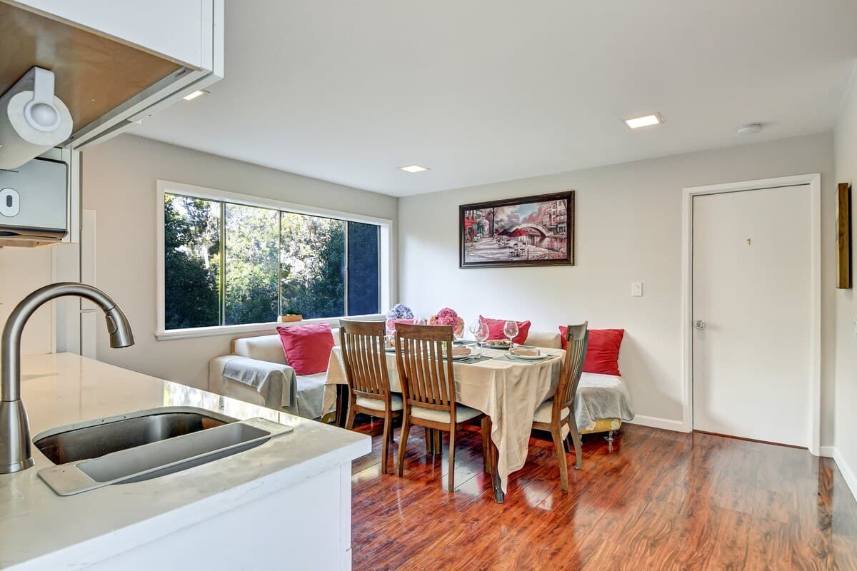 Millbrae Home Near SFO, 8 Min to Airport - Photo 2