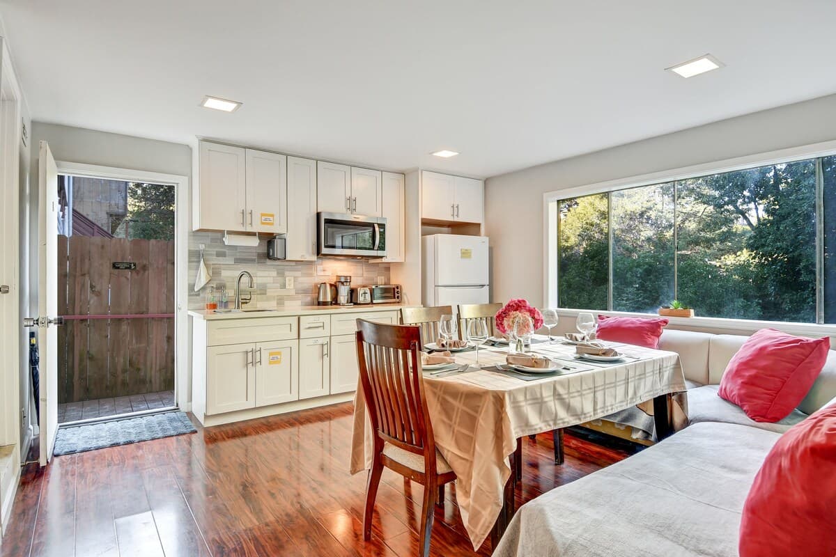 Millbrae Home Near SFO, 8 Min to Airport - Photo 1
