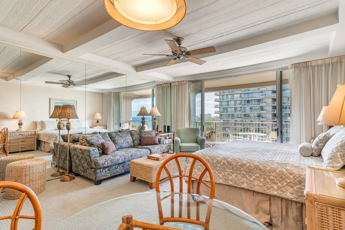 Condo in Lahaina · ★4.75 · Studio · 1 bath - Photo 5