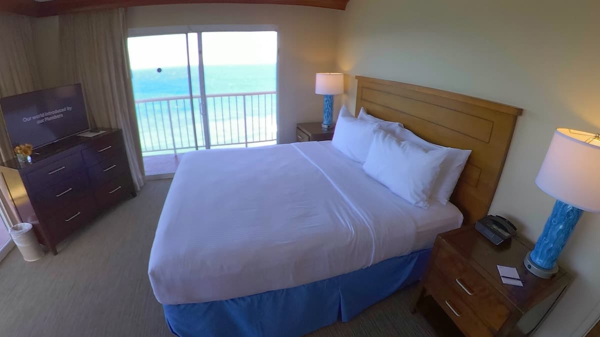 Villa in Lahaina · ★4.57 · 1 bedroom · 2 beds · 1 shared bath - Photo 5