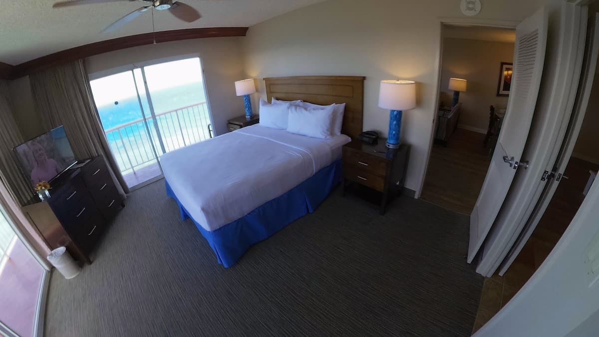 Villa in Lahaina · ★4.74 · 1 bedroom · 2 beds · 1 shared bath - Photo 5