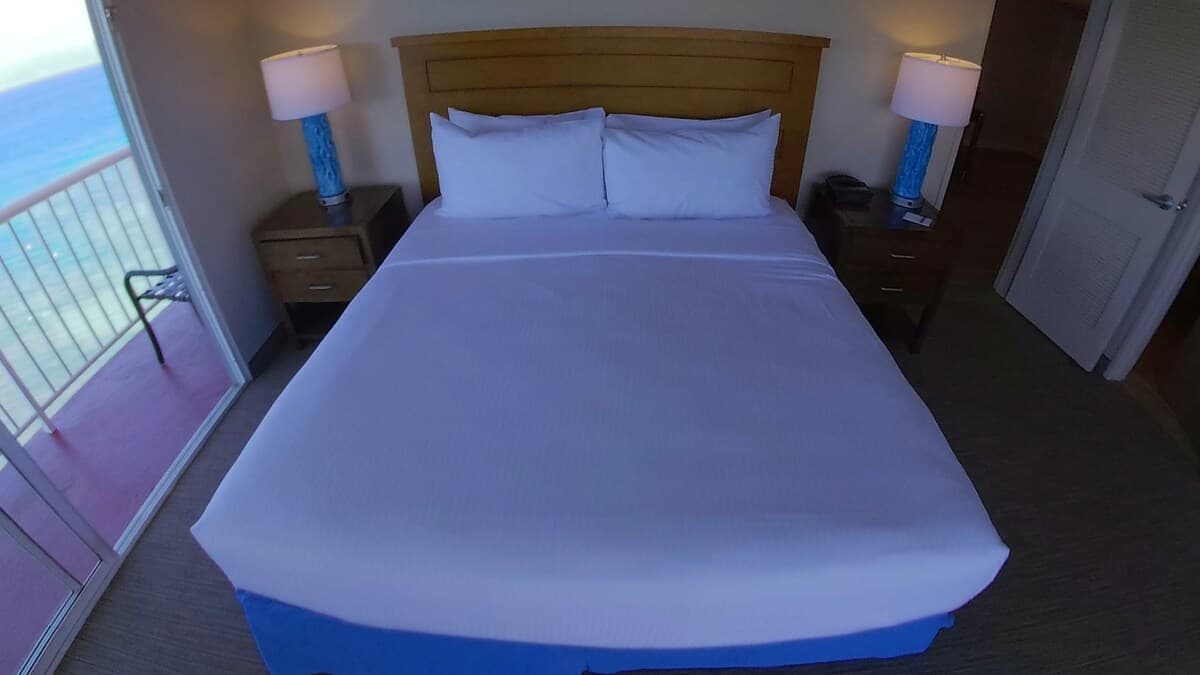 Villa in Lahaina · ★4.77 · 1 bedroom · 2 beds · 1 shared bath - Photo 4