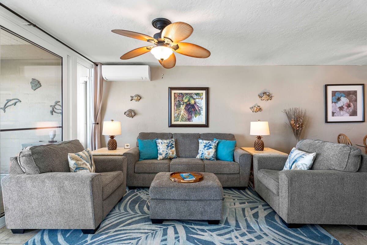 Condo in Kailua-Kona · ★4.98 · 2 bedrooms · 2 beds · 2 private baths - Photo 5