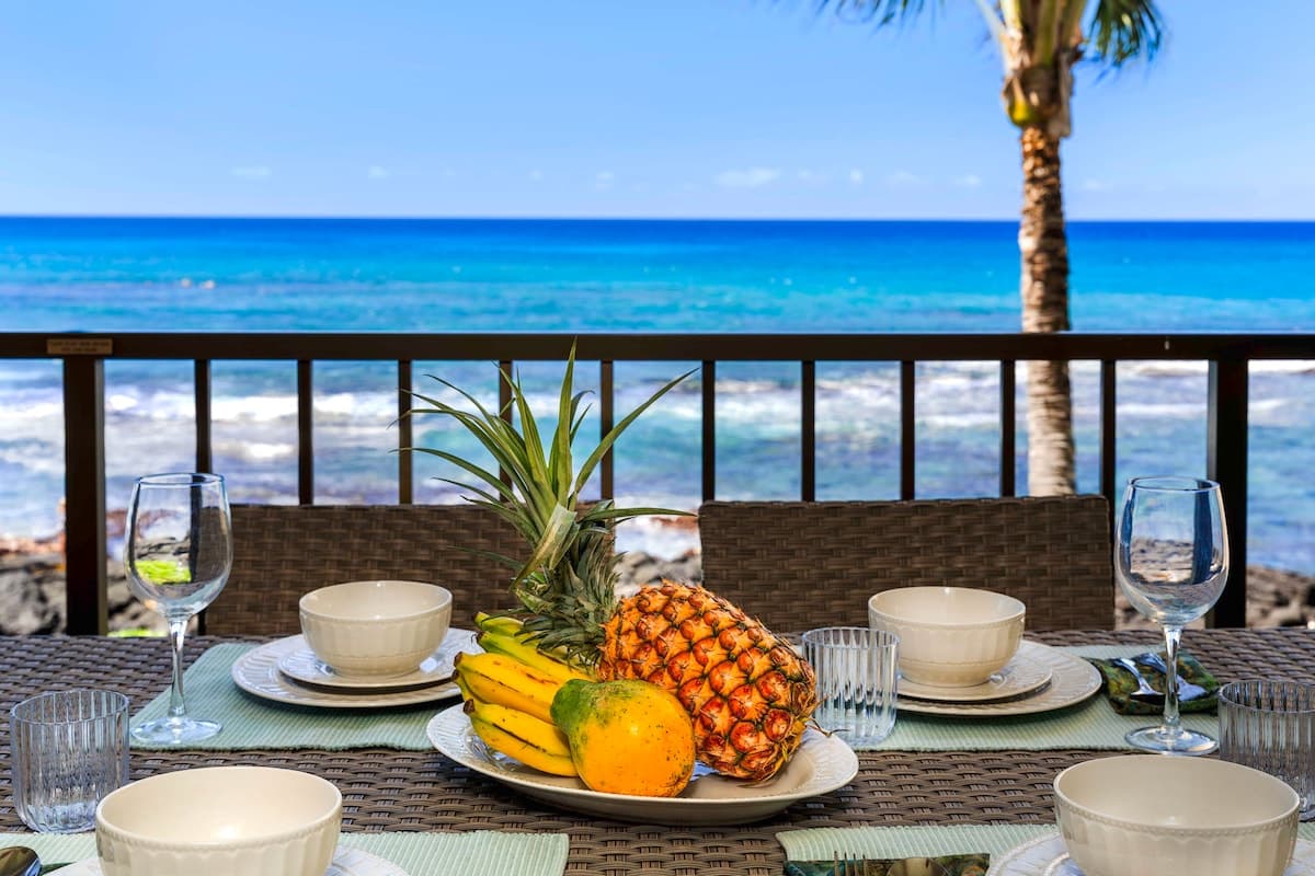 Condo in Kailua-Kona · ★4.98 · 2 bedrooms · 2 beds · 2 private baths - Photo 1