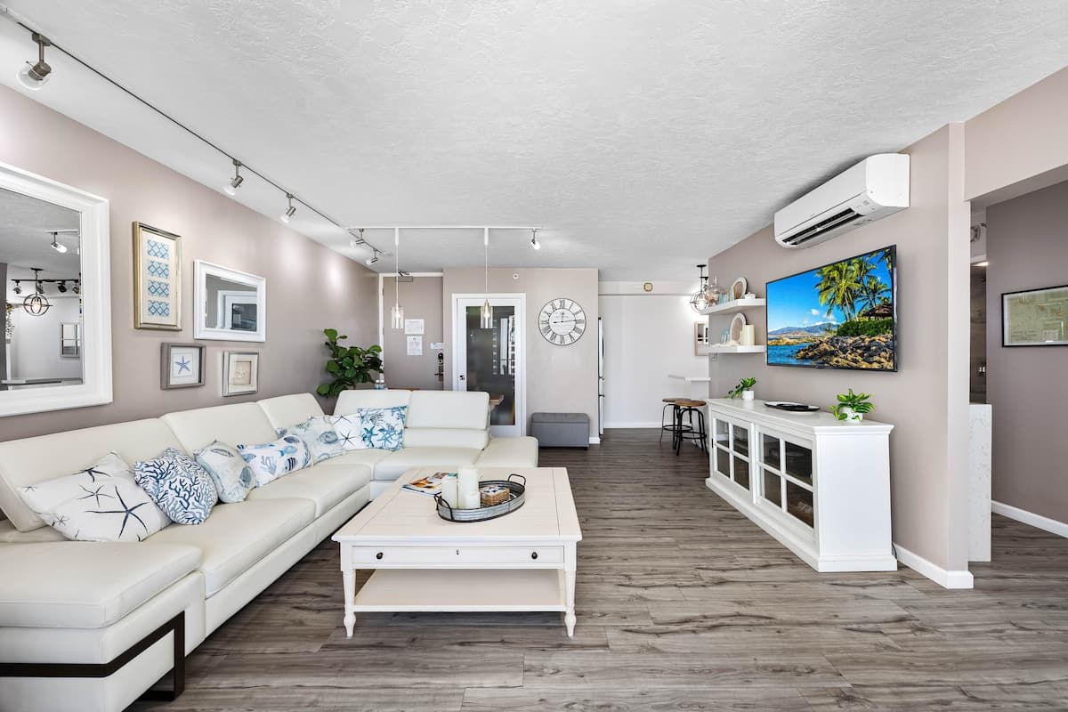 Condo in Honolulu · ★4.95 · 1 bedroom · 1 bed · 1 private bath - Photo 4