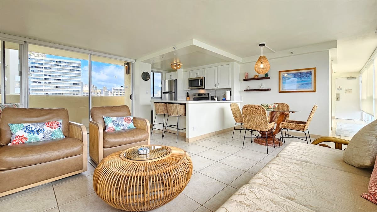 DHBH 1101 A loved Gold Coast Condo - Photo 5