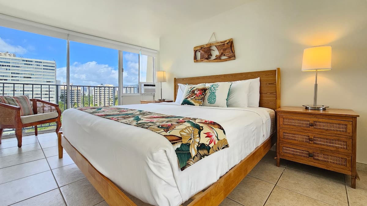 DHBH 1101 A loved Gold Coast Condo - Photo 1
