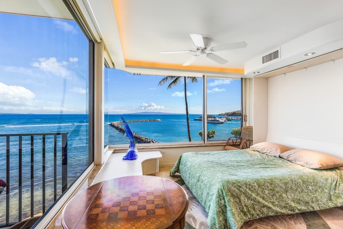 Condo in Wailuku · ★4.96 · 2 bedrooms · 2 beds · 2 baths - Photo 3