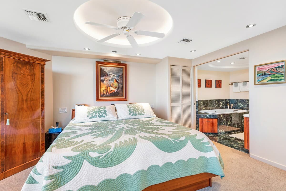 Condo in Wailuku · ★4.96 · 2 bedrooms · 2 beds · 2 baths - Photo 4