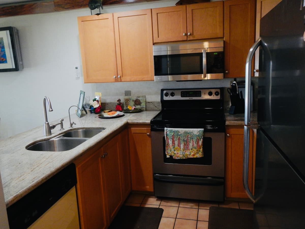Condo in Kihei · ★4.98 · 1 bedroom · 2 beds · 2 baths - Photo 1