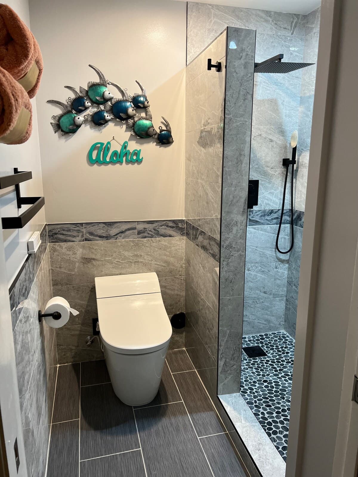 Condo in Kihei · ★4.98 · 1 bedroom · 2 beds · 2 baths - Photo 5
