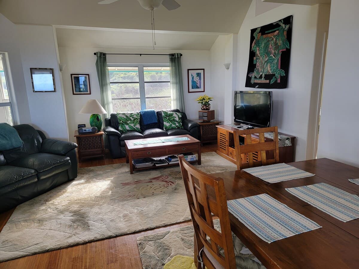 Home in Honomu · ★4.91 · 3 bedrooms · 3 beds · 2 private baths - Photo 5