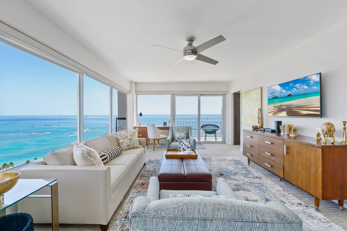 Home in Honolulu · ★5.0 · 2 bedrooms · 4 beds · 2 private baths - Photo 3