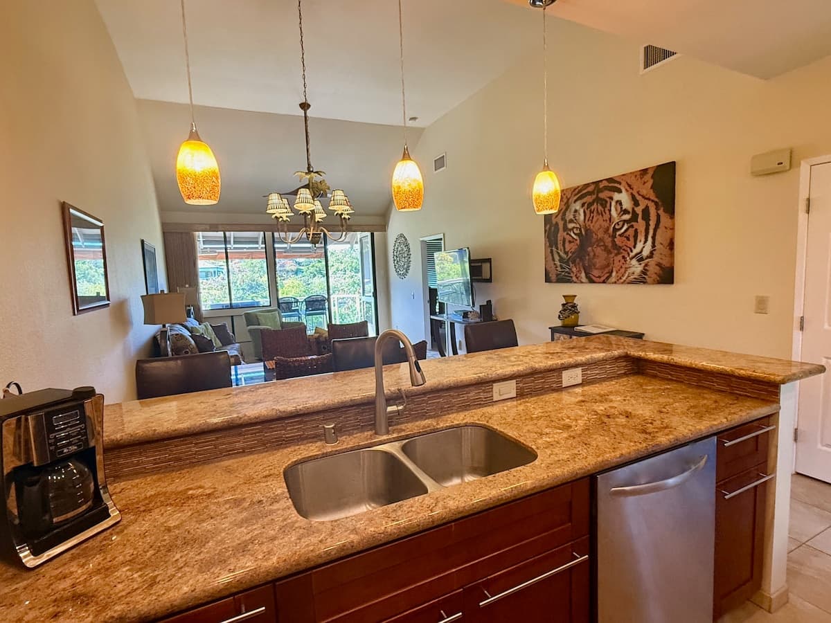 Condo in Kihei · ★5.0 · 2 bedrooms · 2 beds · 2 baths - Photo 5