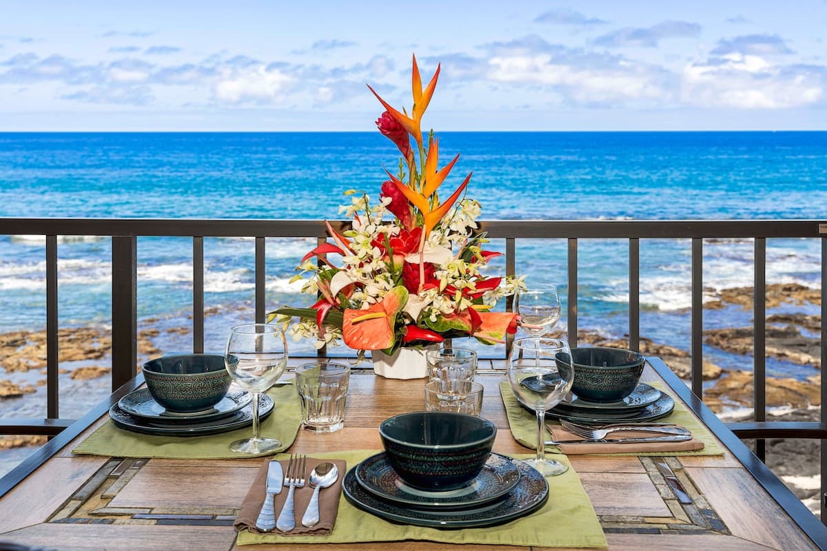 Condo in Kailua-Kona · ★4.95 · 2 bedrooms · 2 beds · 2 baths - Photo 1
