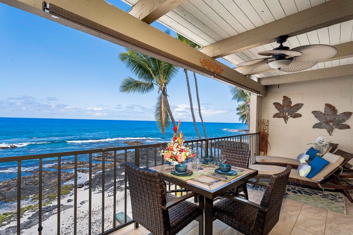 Condo in Kailua-Kona · ★4.95 · 2 bedrooms · 2 beds · 2 baths - Photo 3