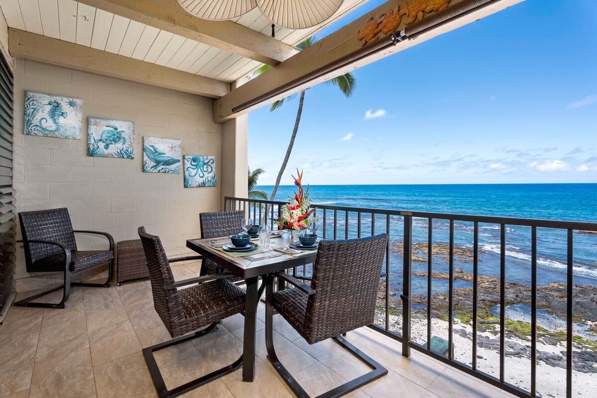 Condo in Kailua-Kona · ★4.95 · 2 bedrooms · 2 beds · 2 baths - Photo 5