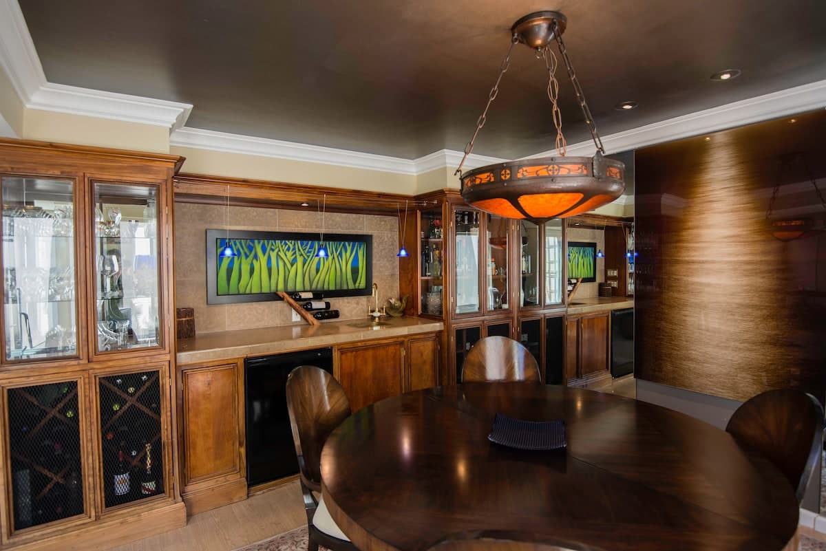 Penthouse with Two Decks, McIntosh Sound & Views - Photo 2