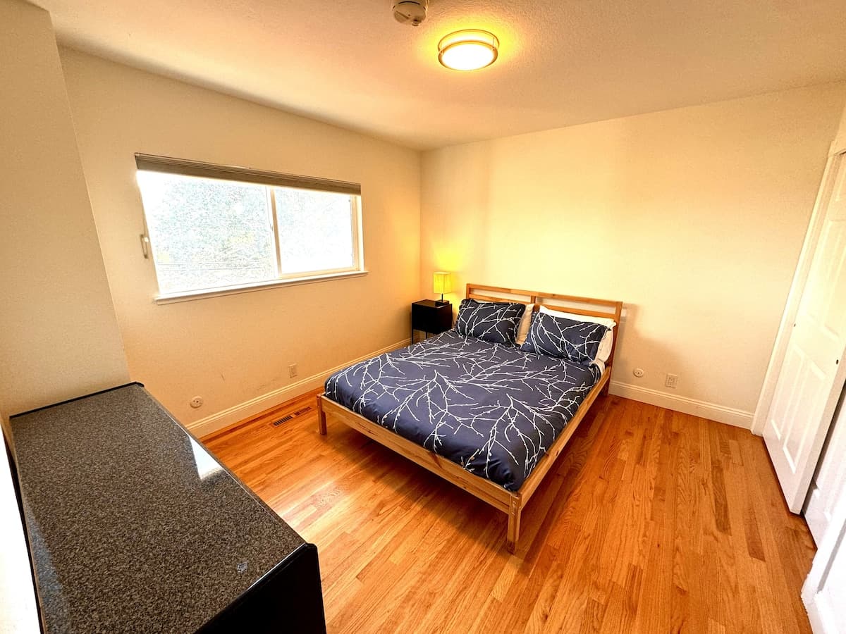 Belmont Home with Hot Tub, EV Charger & 1GB WiFi - Photo 2