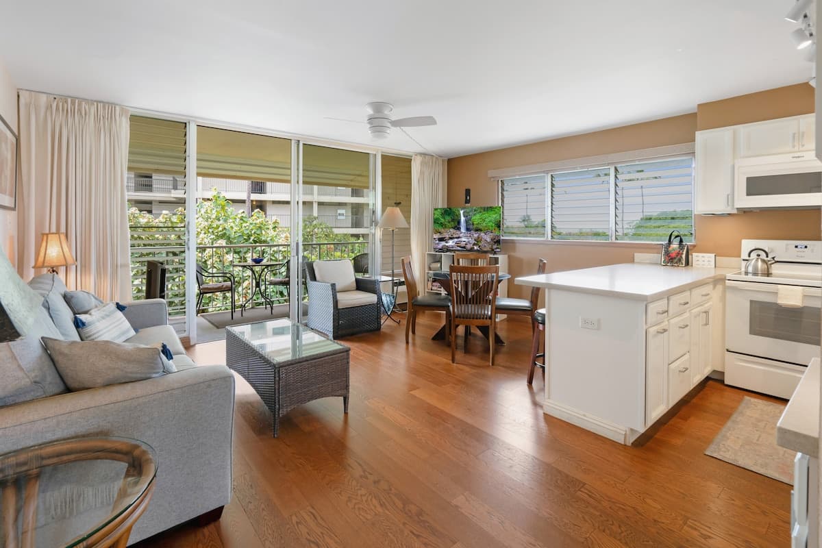 Condo in Kihei · ★4.95 · 1 bedroom · 1 bed · 1 private bath - Photo 3