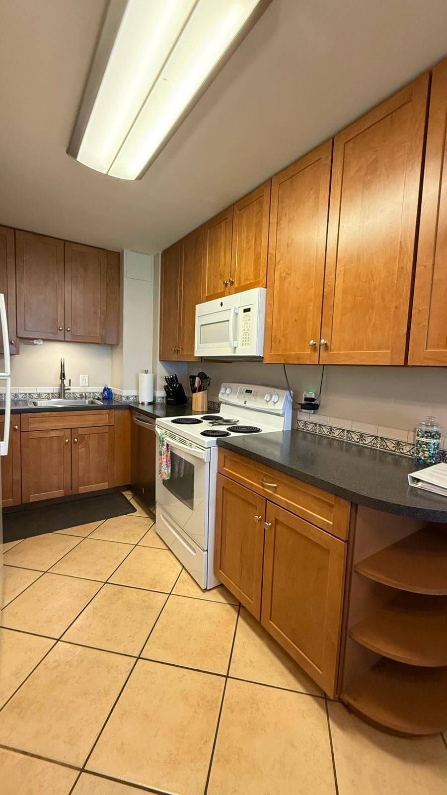 Condo in Kihei · ★4.85 · 2 bedrooms · 3 beds · 2 baths - Photo 3