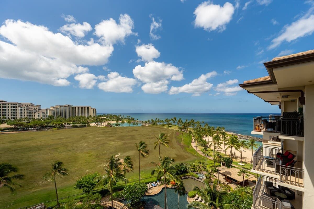 Condo in Kapolei · ★5.0 · 3 bedrooms · 5 beds · 3 private baths - Photo 1