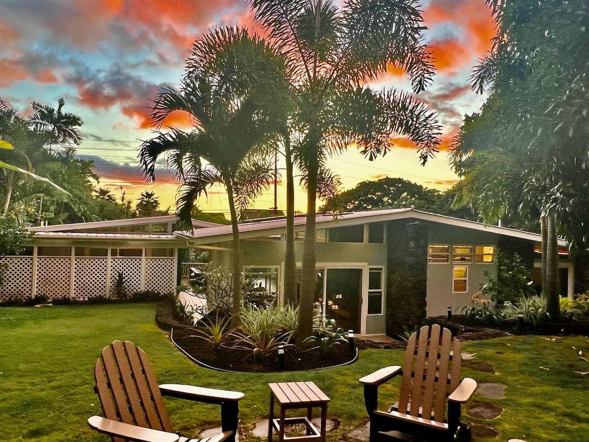 Home in Kailua-Kona · ★4.96 · 2 bedrooms · 2 beds · 2 baths - Photo 1