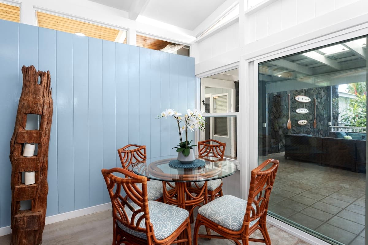 Home in Kailua-Kona · ★4.96 · 2 bedrooms · 2 beds · 2 baths - Photo 5