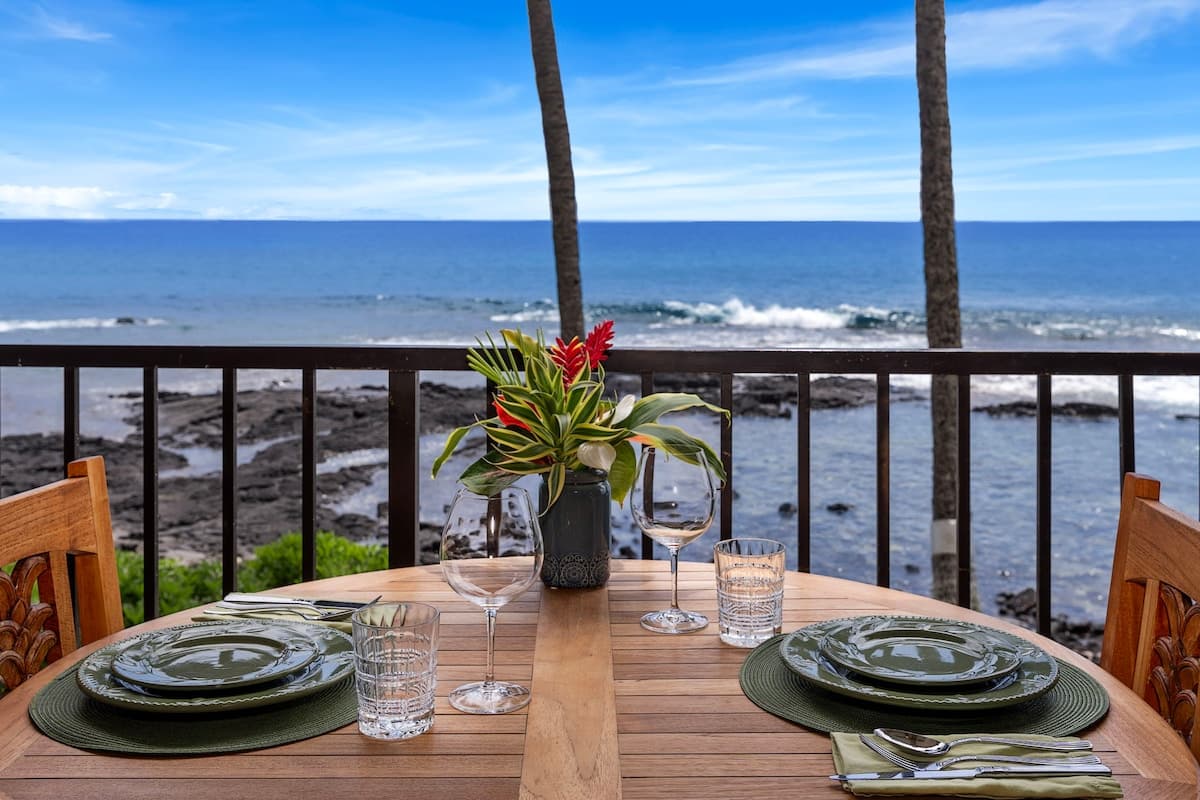 Condo in Kailua-Kona · ★4.93 · 2 bedrooms · 2 beds · 2 baths - Photo 1