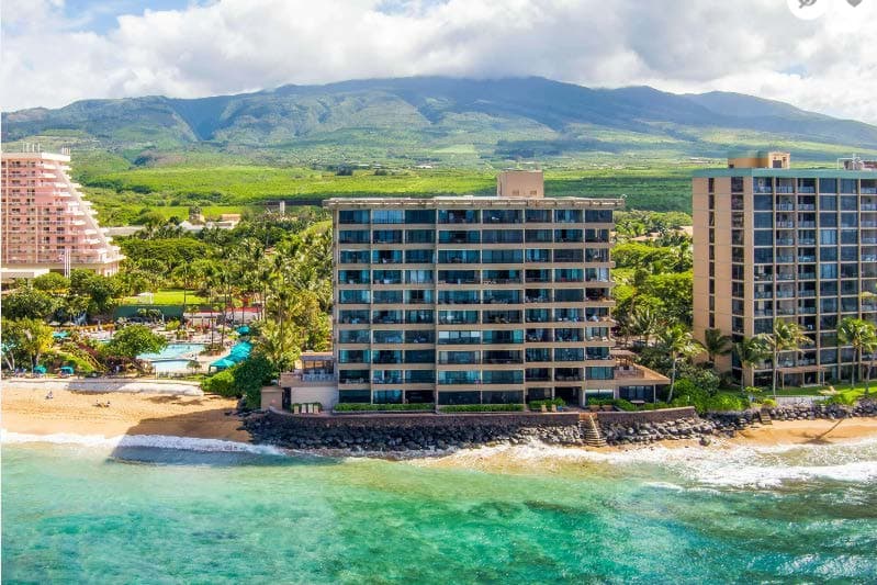 Condo in Lahaina · ★4.89 · 1 bedroom · 2 beds · 1 bath - Photo 2