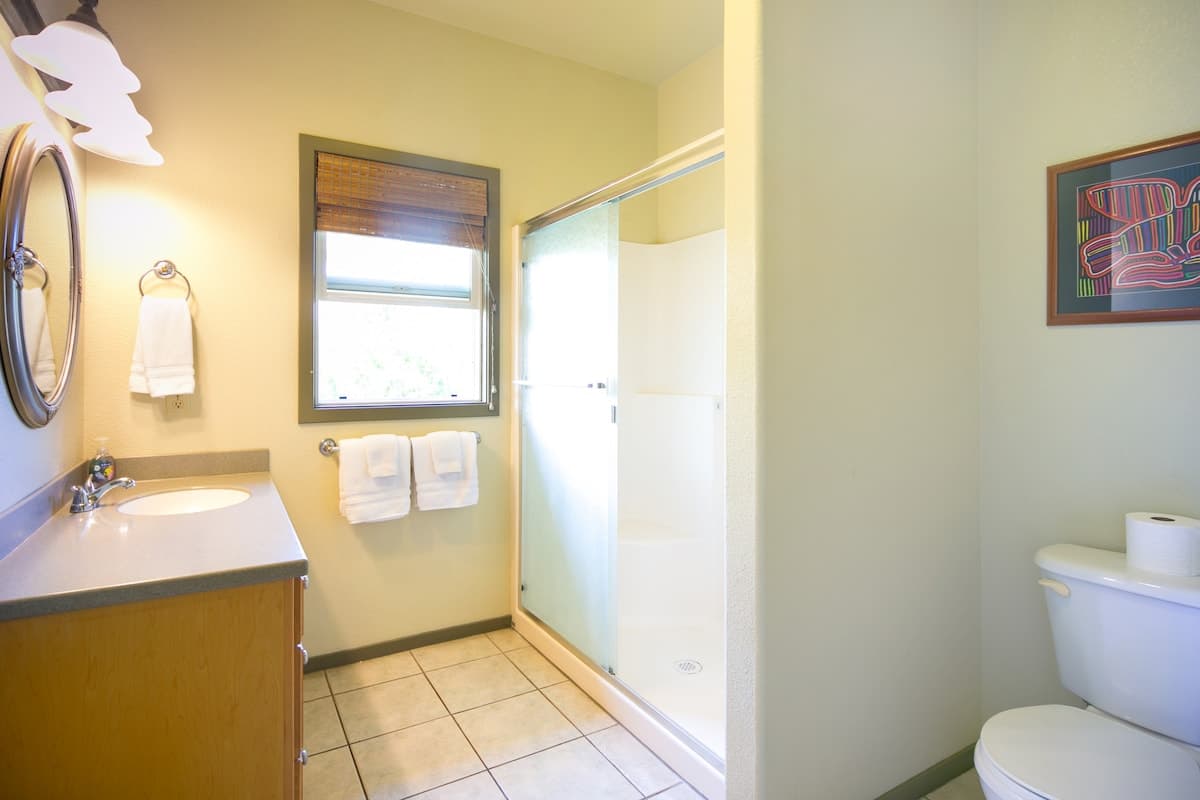 Home in Kailua-Kona · ★4.9 · 8 bedrooms · 8 beds · 8 baths - Photo 4