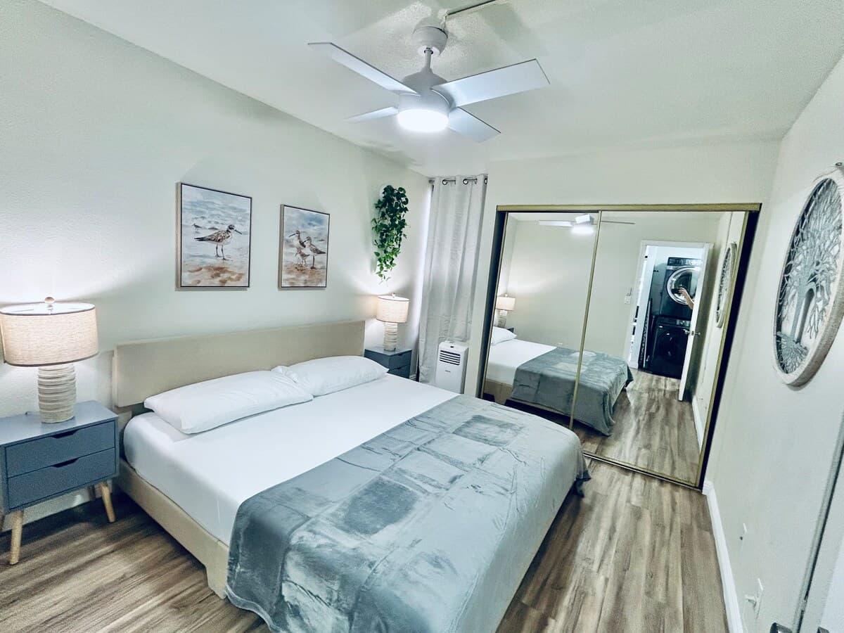 Condo in Kihei · ★4.85 · 2 bedrooms · 4 beds · 1 private bath - Photo 2
