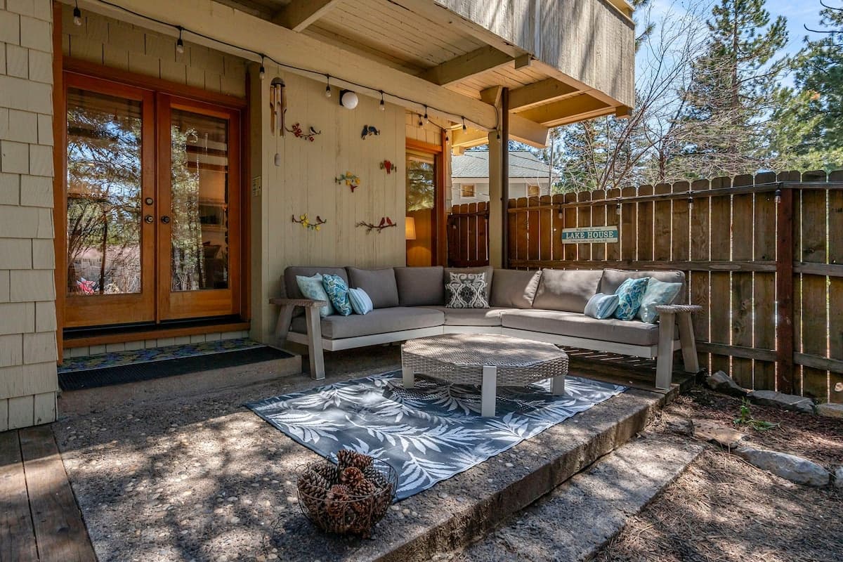 Condo in Incline Village · ★4.92 · 2 bedrooms · 4 beds · 2 private baths - Photo 3