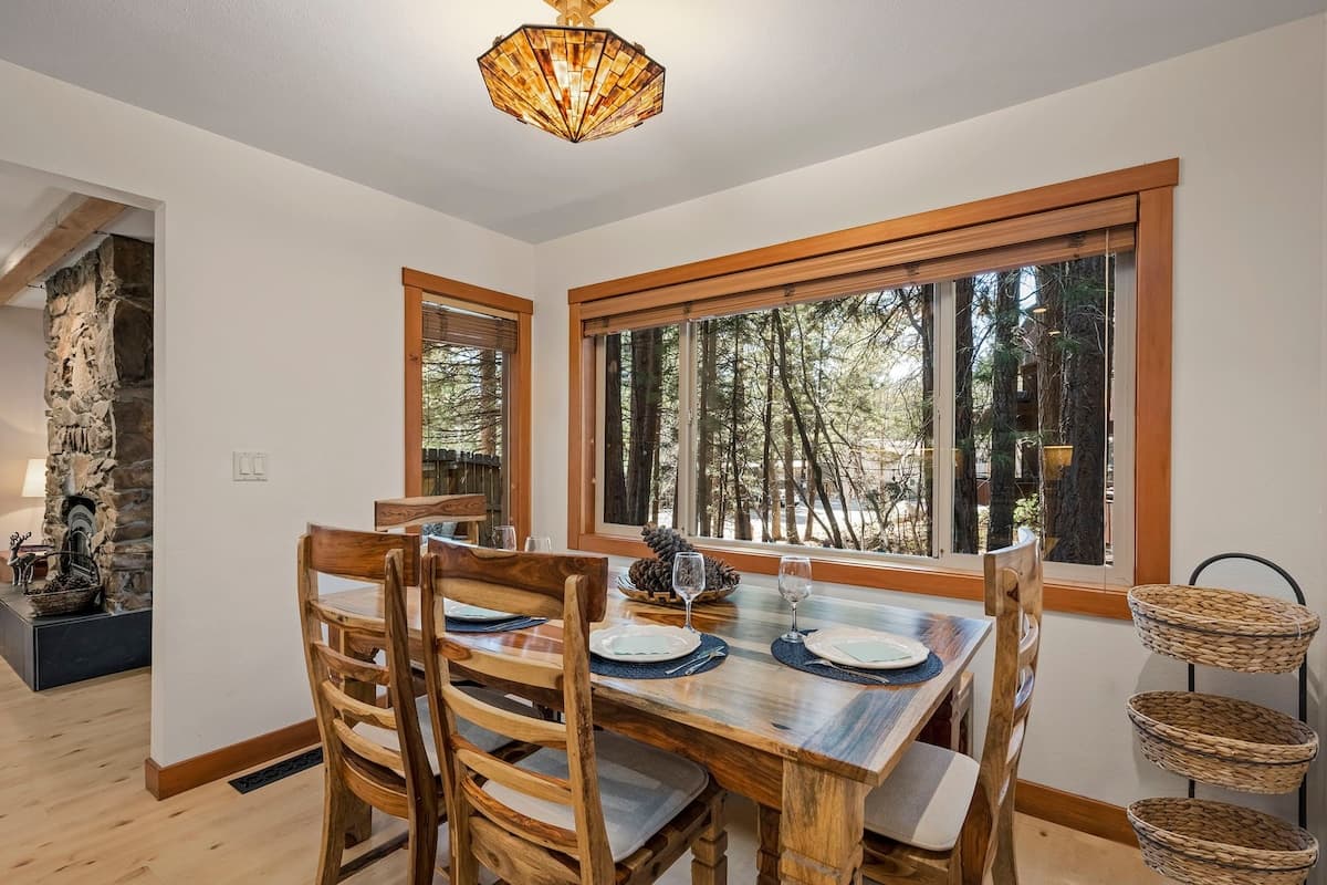 Condo in Incline Village · ★4.92 · 2 bedrooms · 4 beds · 2 private baths - Photo 5