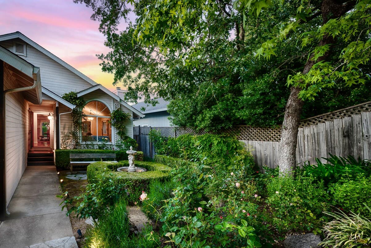 Serene Sonoma Home with Hot Tub & Rose Gardens - Photo 1