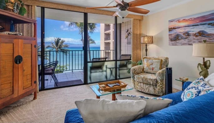 Condo in Lahaina · ★4.95 · 1 bedroom · 2 beds · 1 bath - Photo 2