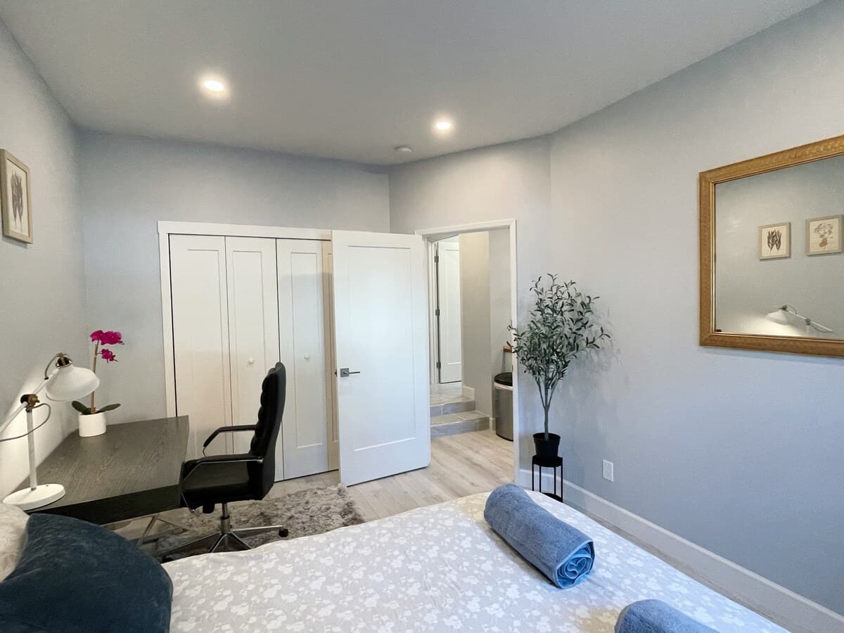 Pet-Friendly Retreat Near FB & Stanford - Photo 4